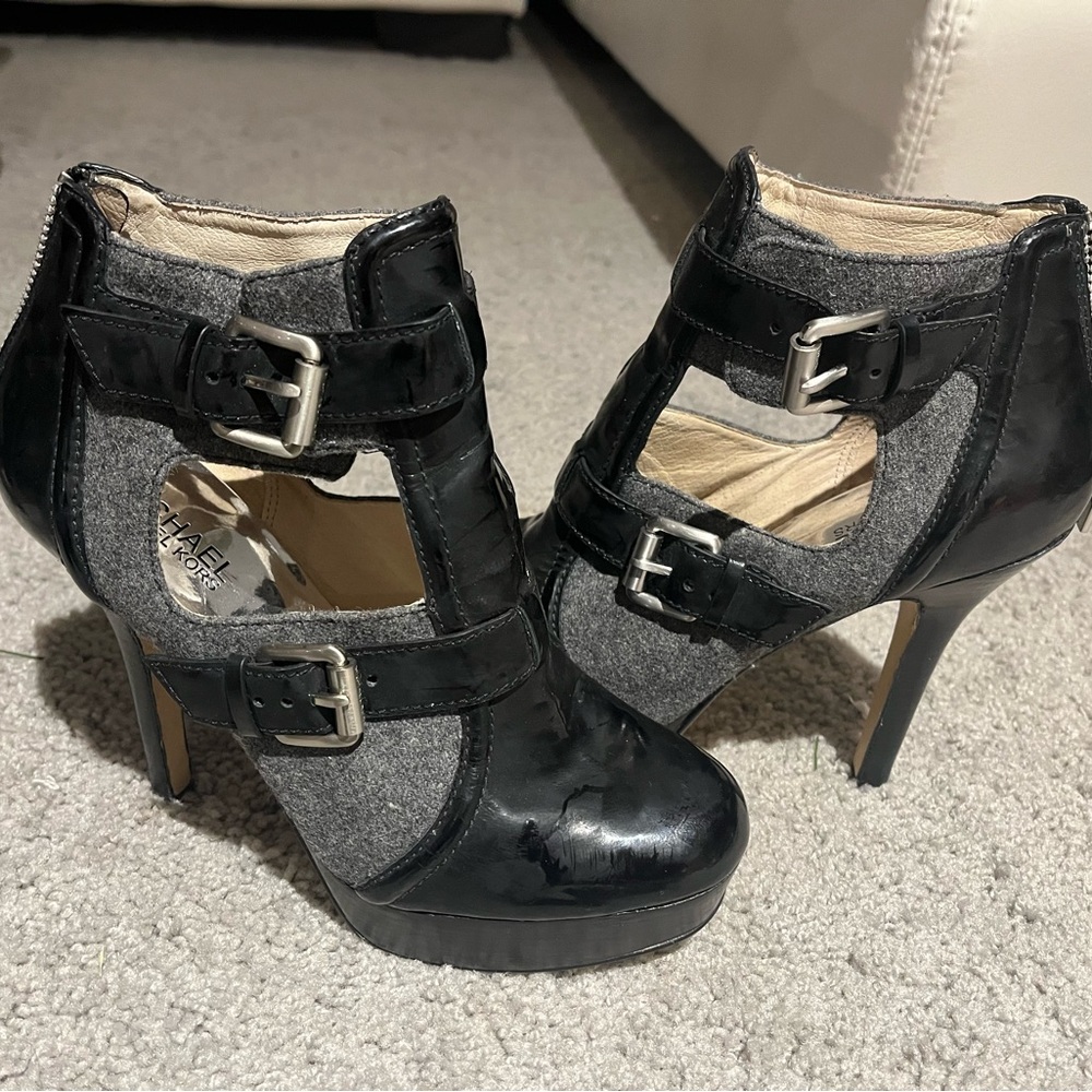 Michael Kors grey and black cut out booties. Size 8